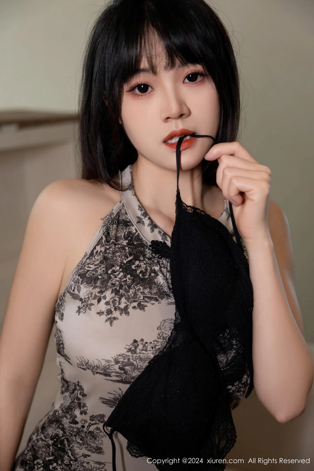 [[XiuRen秀人网]秀人网]No.8434_模特唐安诺性感带图案连衣短裙露黑色内衣秀曼妙身姿诱惑写真59P