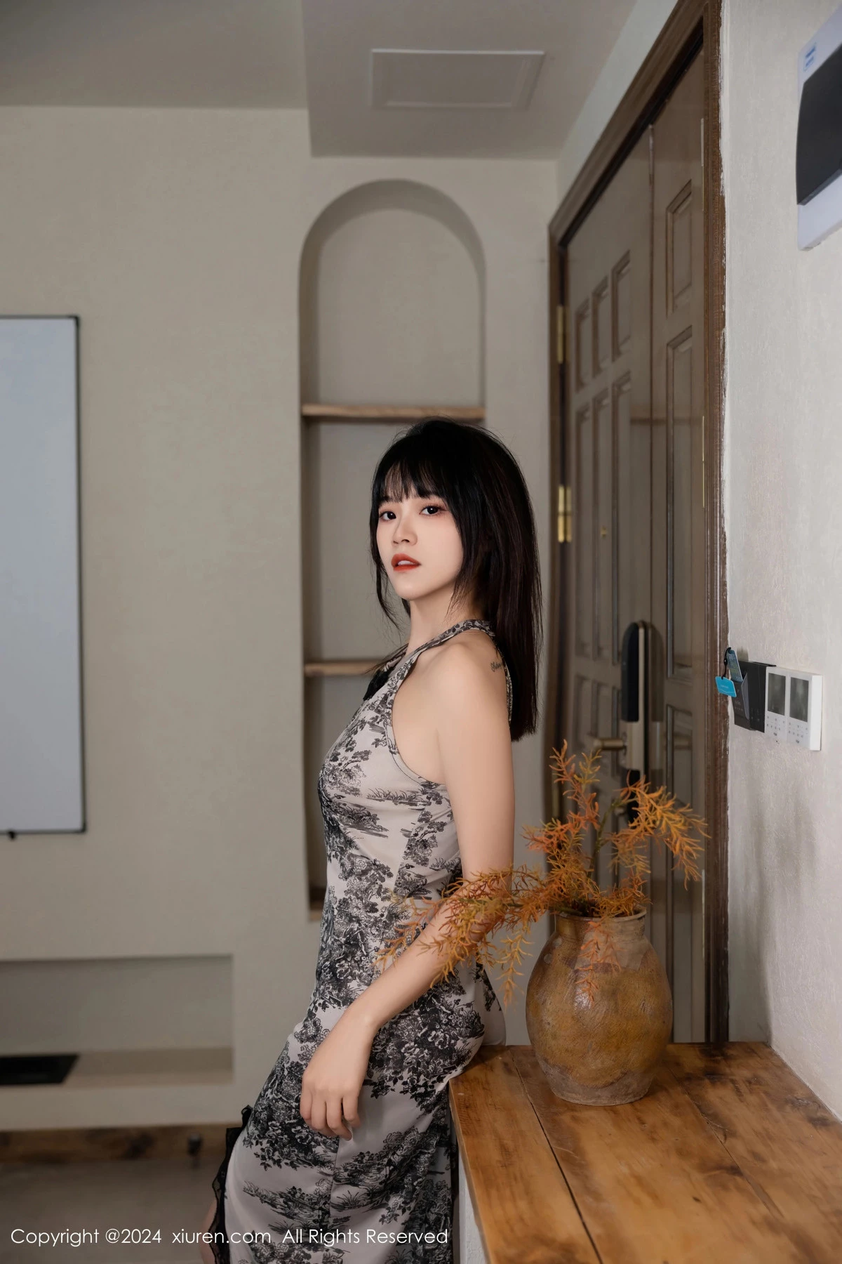 [[XiuRen秀人网]秀人网]No.8434_模特唐安诺性感带图案连衣短裙露黑色内衣秀曼妙身姿诱惑写真59P