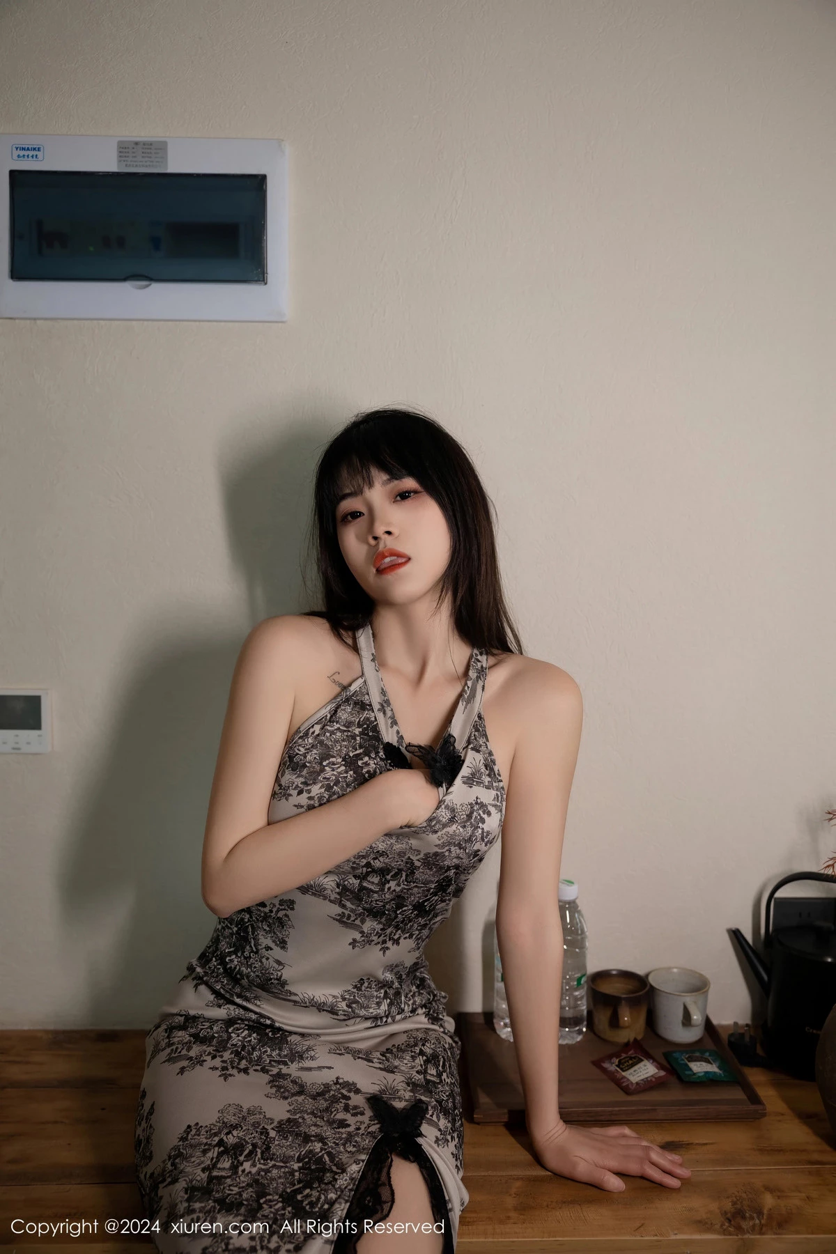 [[XiuRen秀人网]秀人网]No.8434_模特唐安诺性感带图案连衣短裙露黑色内衣秀曼妙身姿诱惑写真59P