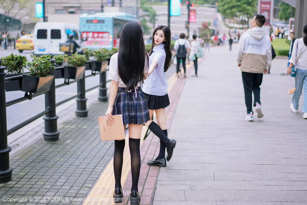 [YouMi尤蜜荟]Vol.1057_模特鱼尾fish＆小茶茶性感学妹制服配黑丝袜秀完美身材迷人写真103P