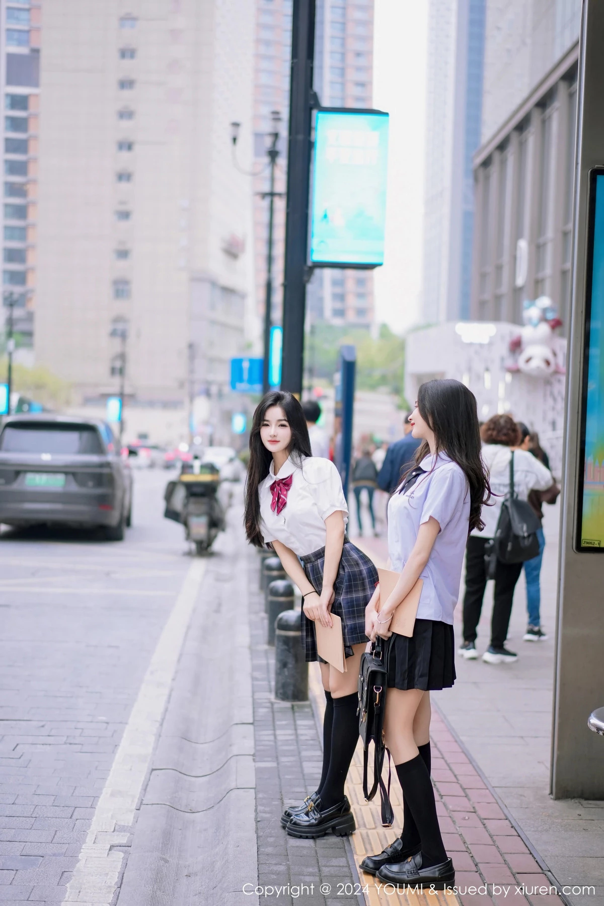 [YouMi尤蜜荟]Vol.1057_模特鱼尾fish＆小茶茶性感学妹制服配黑丝袜秀完美身材迷人写真103P