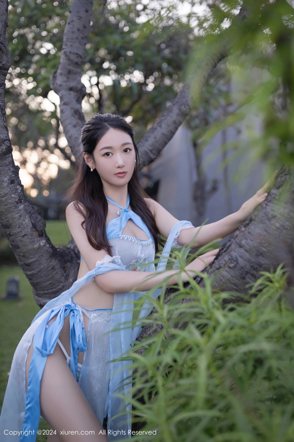 [[XiuRen秀人网]秀人网]No.8492_模特唐安琪户外泳池性感蓝色古装薄纱服饰秀柔美身段诱惑写真81P