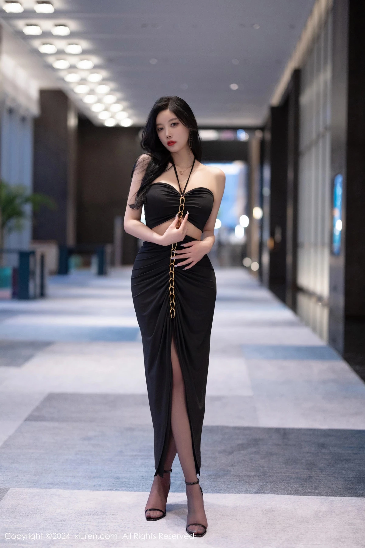 [[XiuRen秀人网]秀人网]No.8484_女神杨晨晨Yome黑色长裙露性感黑色内衣配超薄黑丝极致魅惑写真76P