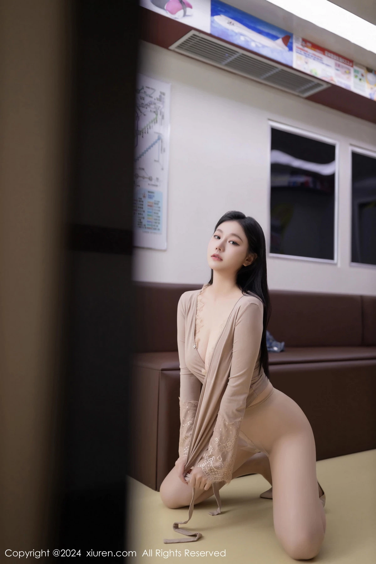 [[XiuRen秀人网]秀人网]No.8498_模特安然anran杏色上衣配牛仔裤露性感内衣超薄肉丝完美诱惑写真79P