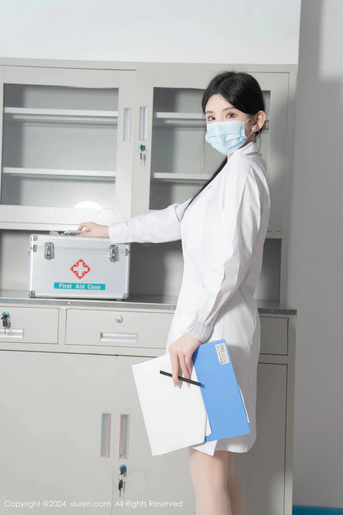 [[XiuRen秀人网]秀人网]No.8481_女神周于希Sally女医生主题白大褂下性感内衣配白丝袜诱惑写真80P