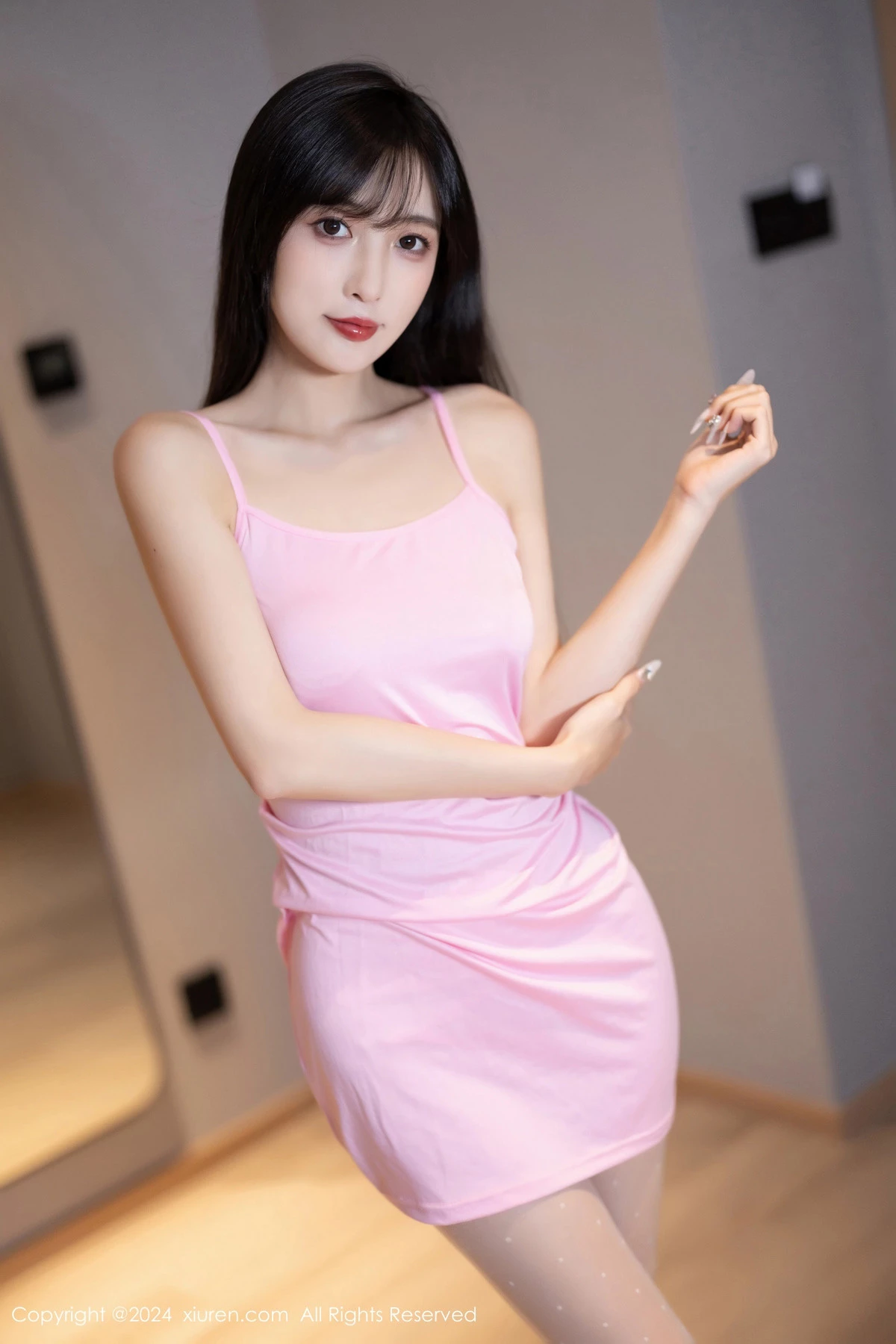 [[XiuRen秀人网]秀人网]No.8474_模特林星阑性感粉色露肩连衣短裙配白丝袜秀曼妙身姿诱惑写真92P