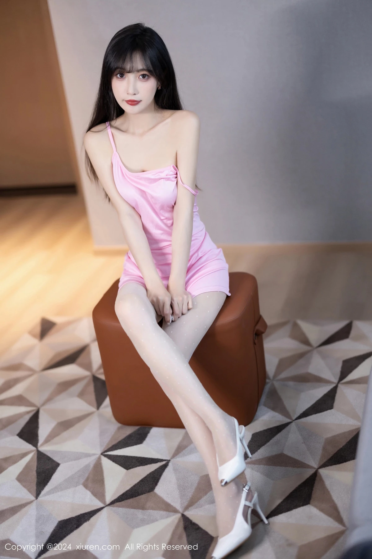 [[XiuRen秀人网]秀人网]No.8474_模特林星阑性感粉色露肩连衣短裙配白丝袜秀曼妙身姿诱惑写真92P