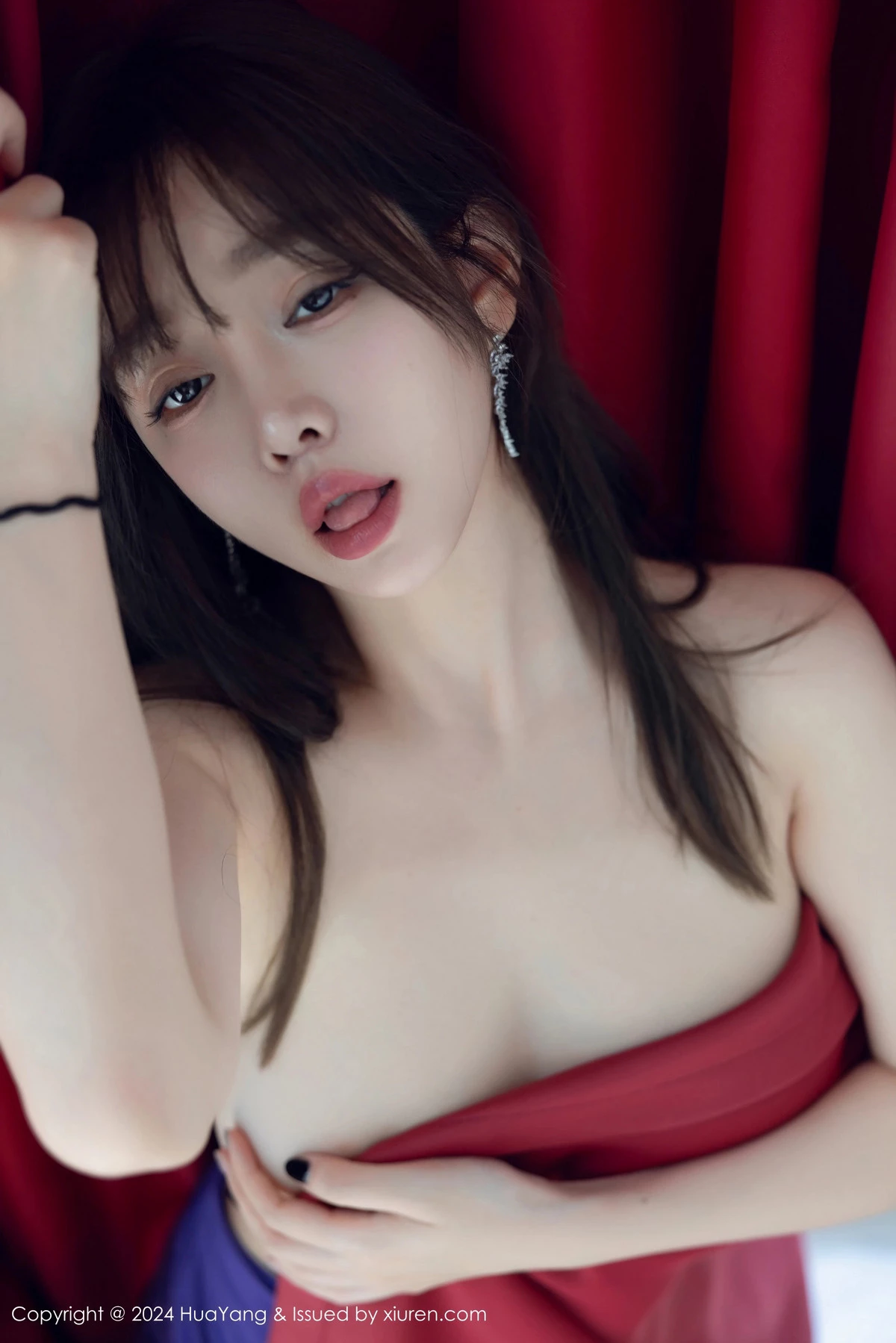 [HuaYang花漾]Vol.577_女神王雨纯性感紫色连衣裙配超薄黑色半脱秀惹火身材诱惑写真100P