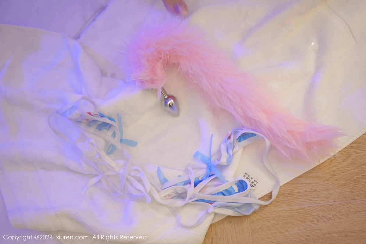 [[XiuRen秀人网]秀人网]No.8478_女神妲己_Toxic私房浴室性感三点式连体内衣秀丰腴身姿诱惑写真88P