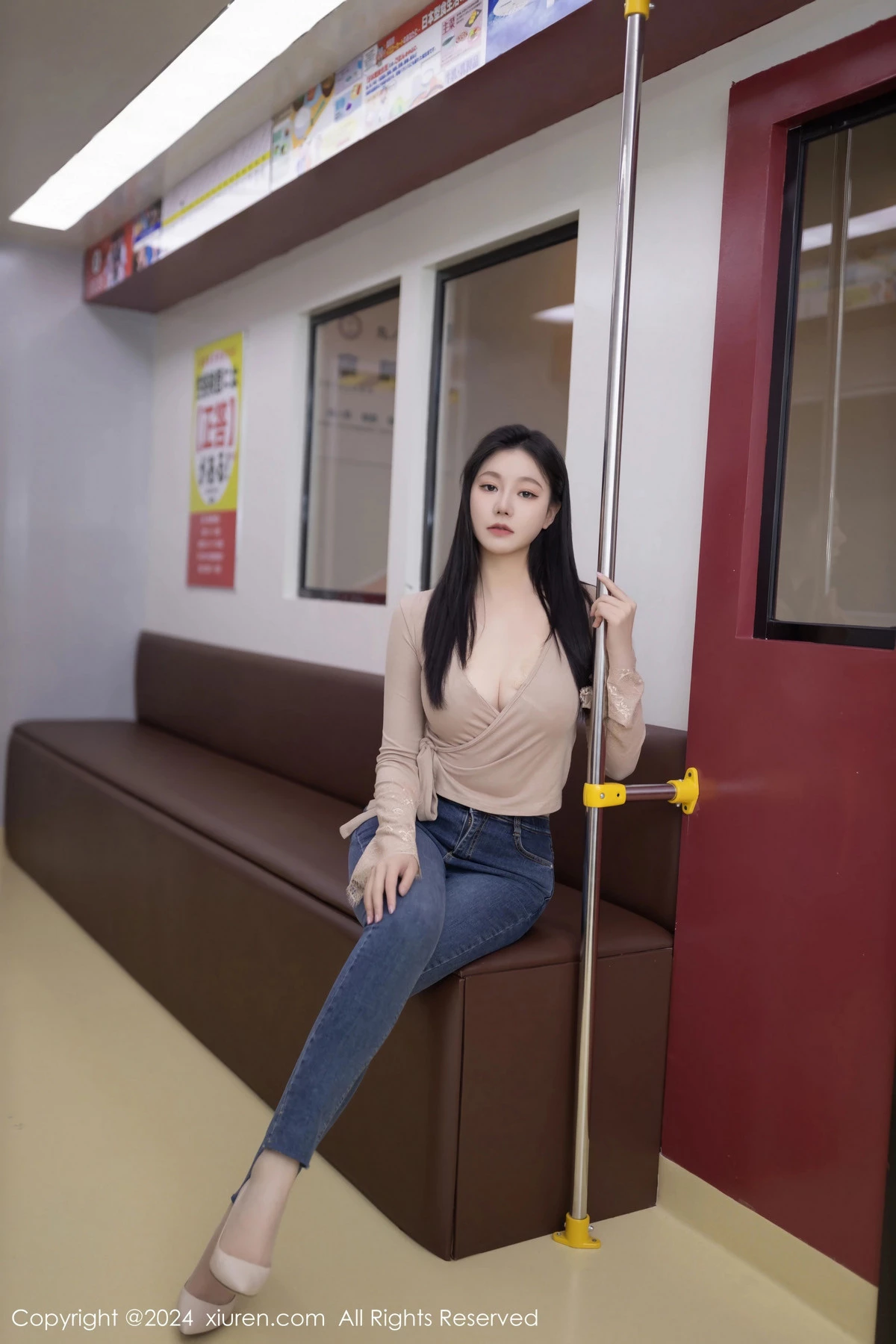 [[XiuRen秀人网]秀人网]No.8498_模特安然anran杏色上衣配牛仔裤露性感内衣超薄肉丝完美诱惑写真79P