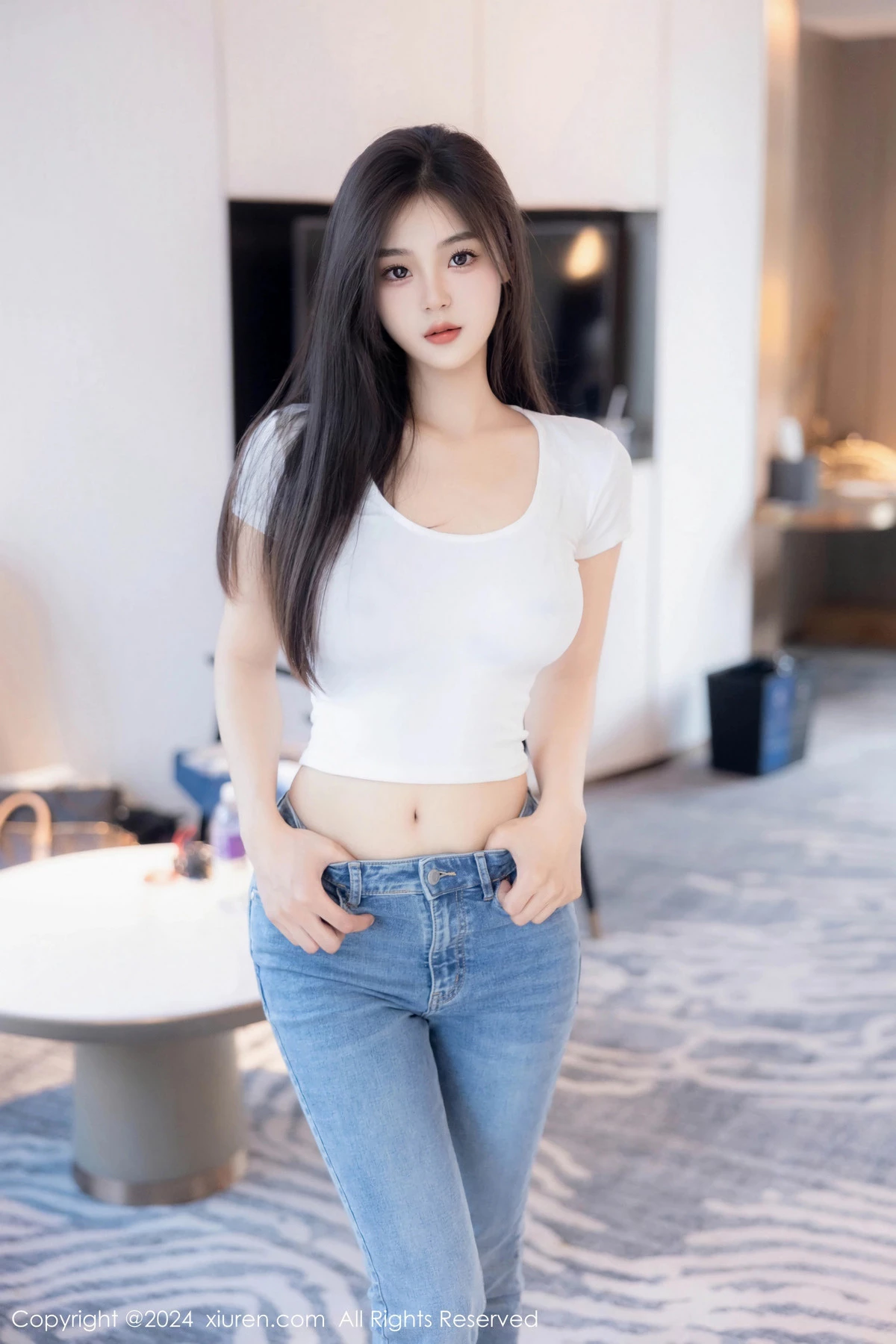 [[XiuRen秀人网]秀人网]No.8467_新人模特周周不吃香菜性感白T配牛仔裤秀完美身姿迷人诱惑写真87P