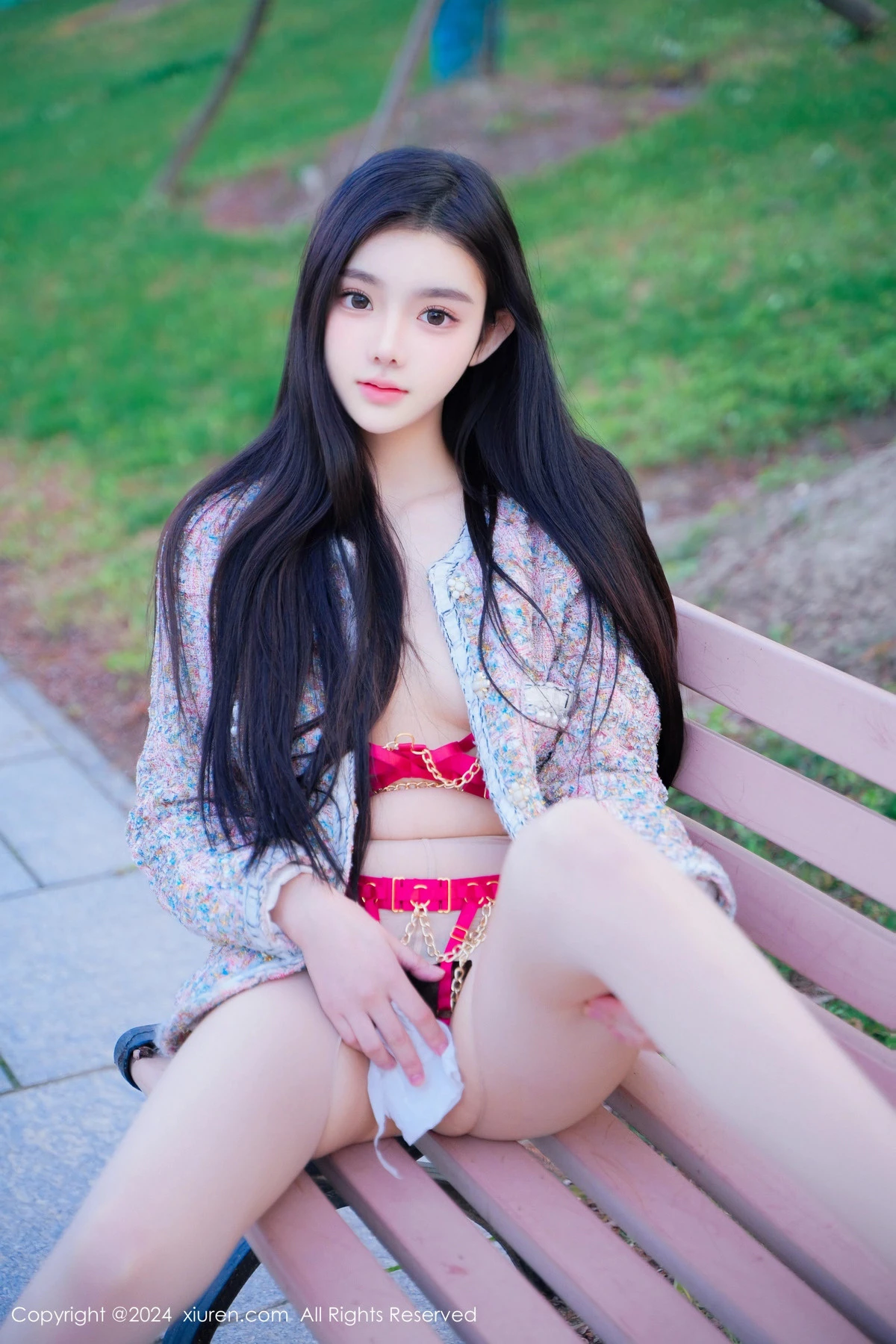 [[XiuRen秀人网]秀人网]No.8489_模特龙雪儿户外性感红色情趣服饰配开档白丝秀惹火身材诱惑写真49P