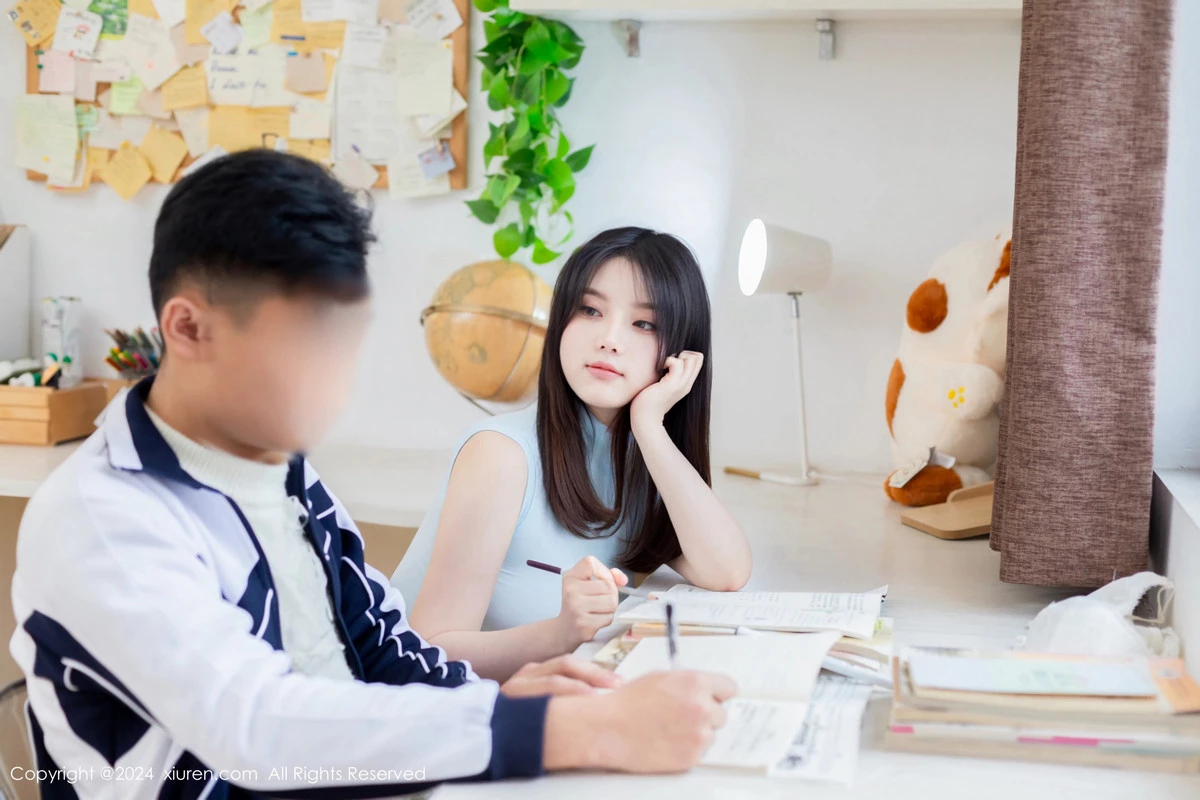 [[XiuRen秀人网]秀人网]No.8482_模特豆瓣酱性感浅蓝上衣配白短裙露超薄肉丝秀丰满身材诱惑写真119P