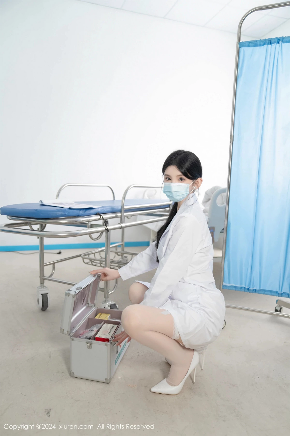 [[XiuRen秀人网]秀人网]No.8481_女神周于希Sally女医生主题白大褂下性感内衣配白丝袜诱惑写真80P