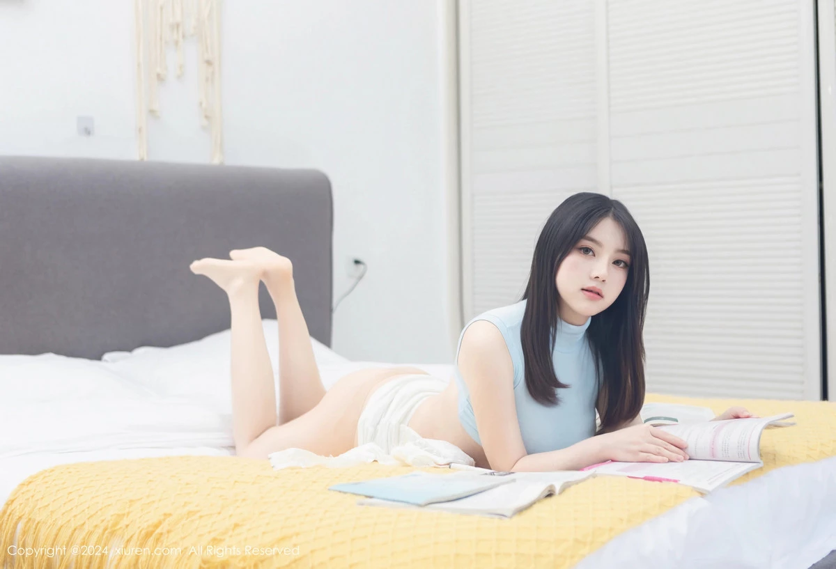 [[XiuRen秀人网]秀人网]No.8482_模特豆瓣酱性感浅蓝上衣配白短裙露超薄肉丝秀丰满身材诱惑写真119P