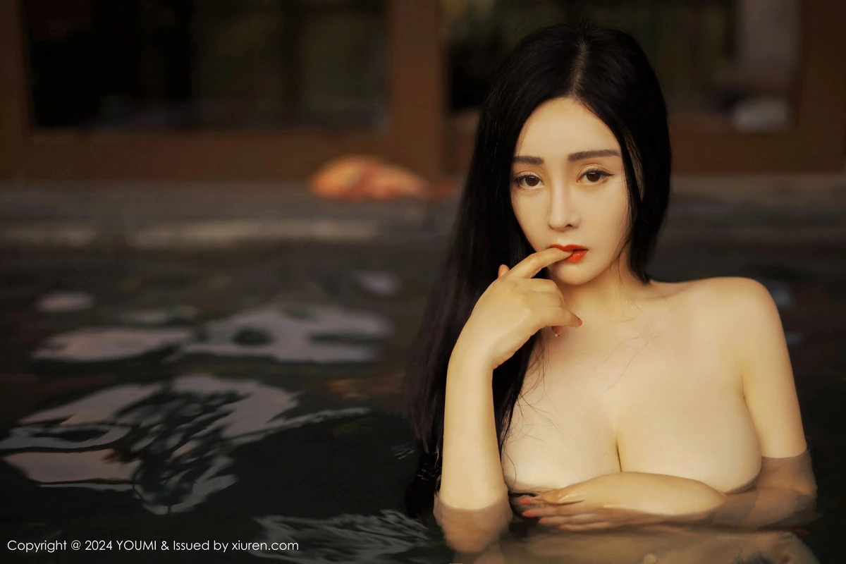 [YouMi尤蜜荟]Vol.1058_模特允爾性感红色连衣短裙露粉色内衣秀丰腴身姿撩人诱惑写真51P