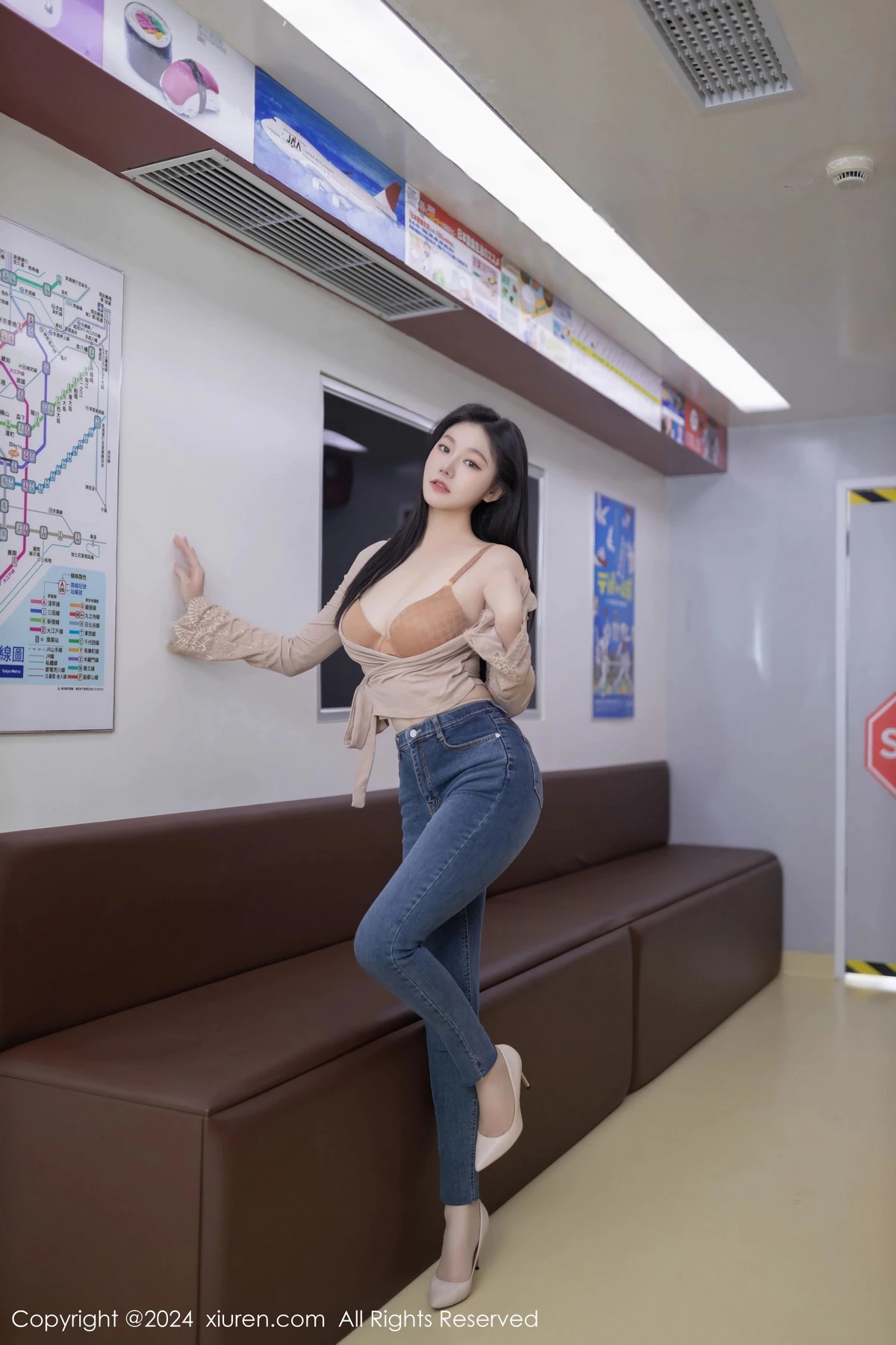 [[XiuRen秀人网]秀人网]No.8498_模特安然anran杏色上衣配牛仔裤露性感内衣超薄肉丝完美诱惑写真79P