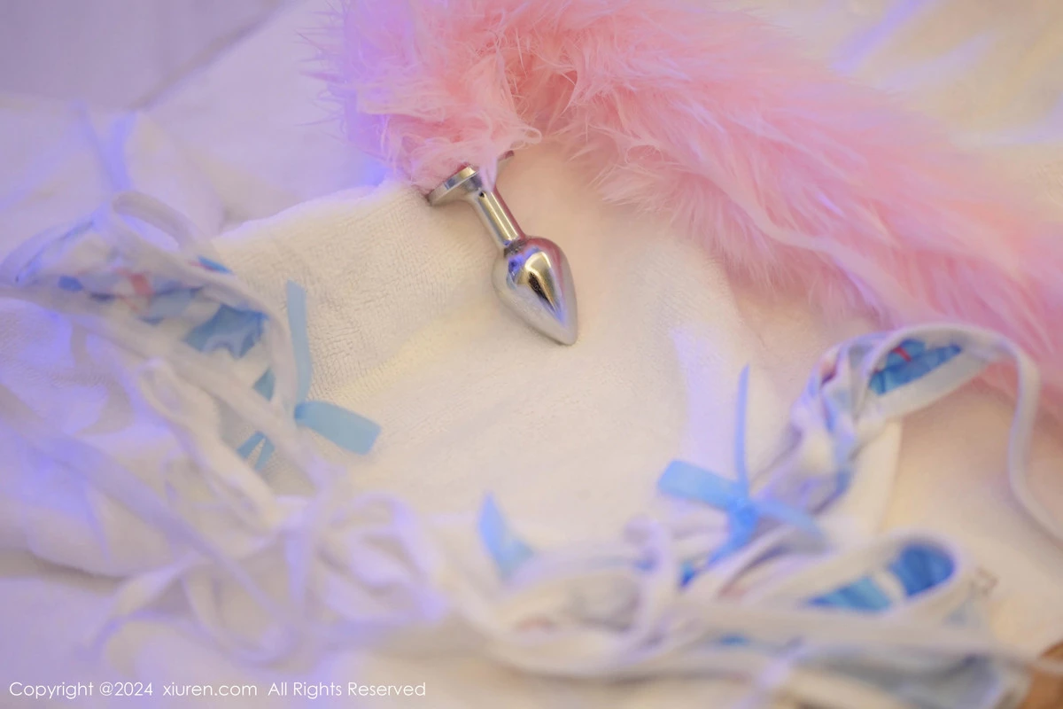 [[XiuRen秀人网]秀人网]No.8478_女神妲己_Toxic私房浴室性感三点式连体内衣秀丰腴身姿诱惑写真88P