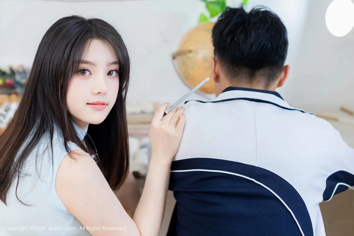 [[XiuRen秀人网]秀人网]No.8482_模特豆瓣酱性感浅蓝上衣配白短裙露超薄肉丝秀丰满身材诱惑写真119P