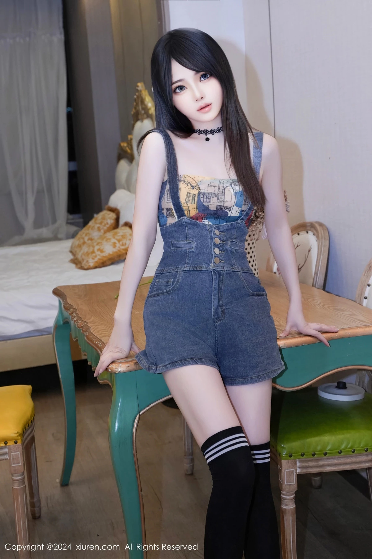 [[XiuRen秀人网]秀人网]No.8508_模特林月月性感抹胸牛仔背带服配黑色腿袜秀完美身材迷人写真63P