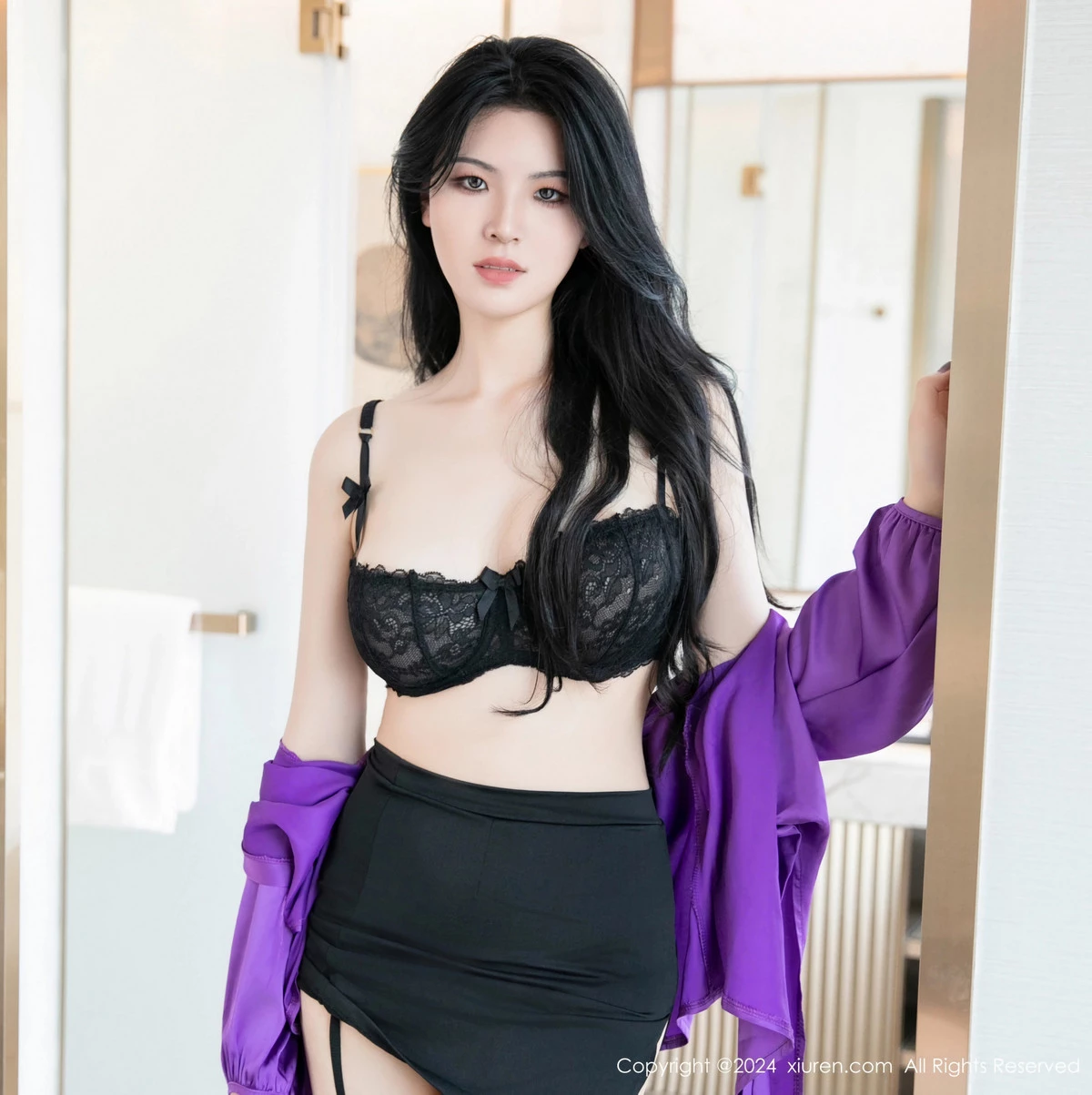 [[XiuRen秀人网]秀人网]No.8511_新人模特林晚的林晚黑色蕾丝内衣配黑丝吊袜秀曼妙身姿诱惑写真81P