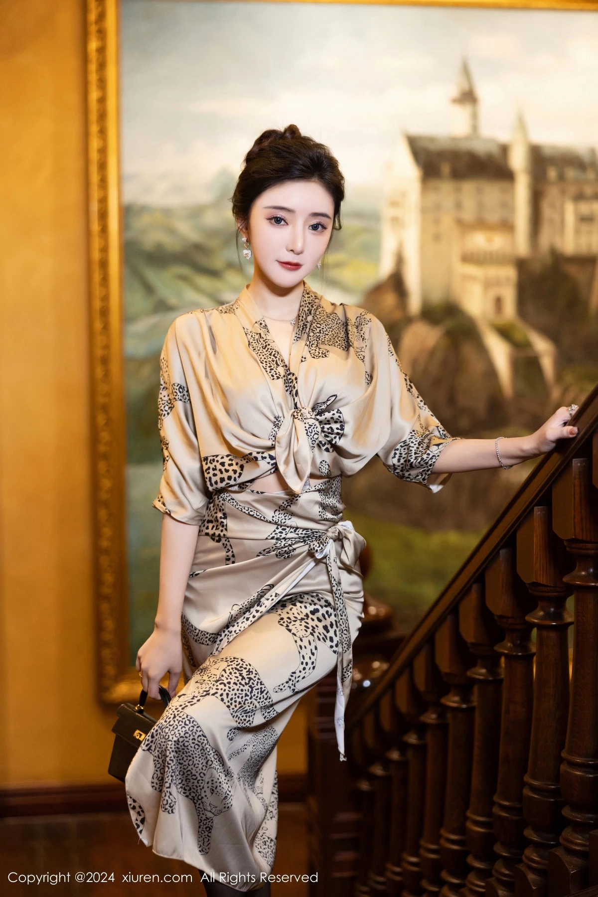 [[XiuRen秀人网]秀人网]No.8510_女神王馨瑶yanni性感睡衣露灰绿色内衣配超薄黑丝完美诱惑写真82P