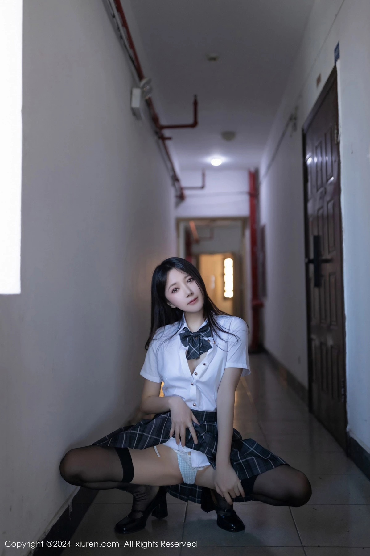 [[XiuRen秀人网]秀人网]No.8516_模特鱼子酱Fish性感白色衬衫配格子短裙露超薄黑丝撩人诱惑写真80P
