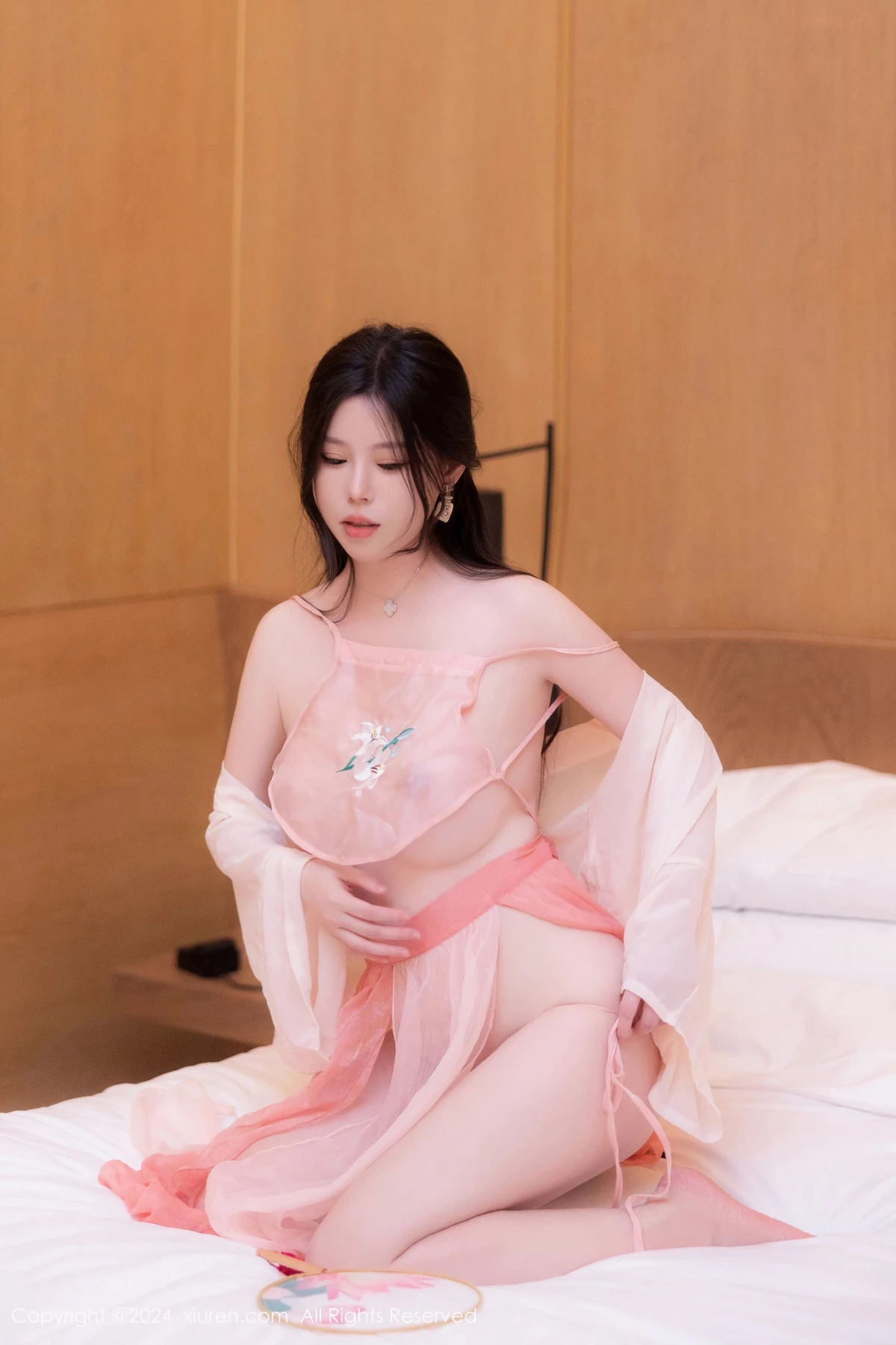 [[XiuRen秀人网]秀人网]No.8503_模特白茹雪私房性感粉色薄纱古装服饰秀丰腴身材撩人诱惑写真73P