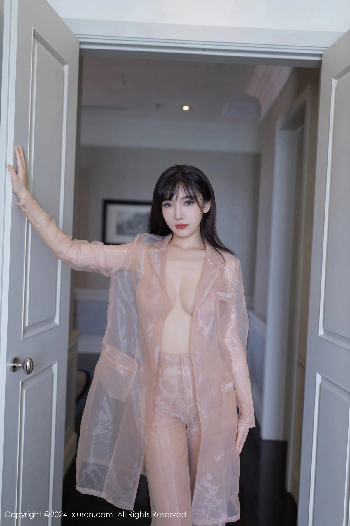 [[XiuRen秀人网]秀人网]No.8509_模特陆萱萱私房性感浅粉色透视西装半脱秀曼妙身材迷人诱惑写真80P