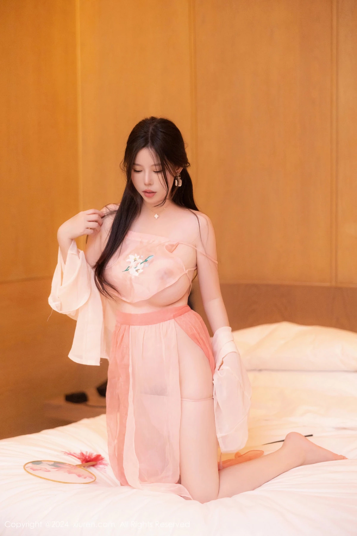 [[XiuRen秀人网]秀人网]No.8503_模特白茹雪私房性感粉色薄纱古装服饰秀丰腴身材撩人诱惑写真73P