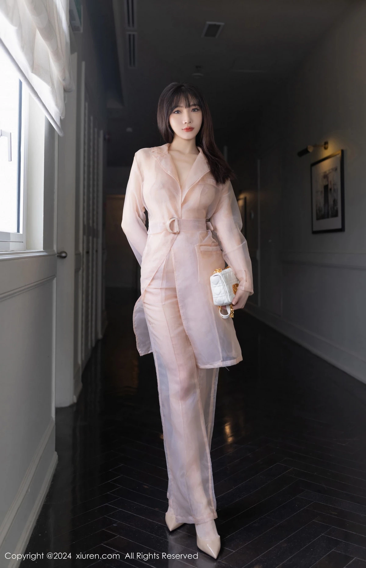 [[XiuRen秀人网]秀人网]No.8509_模特陆萱萱私房性感浅粉色透视西装半脱秀曼妙身材迷人诱惑写真80P