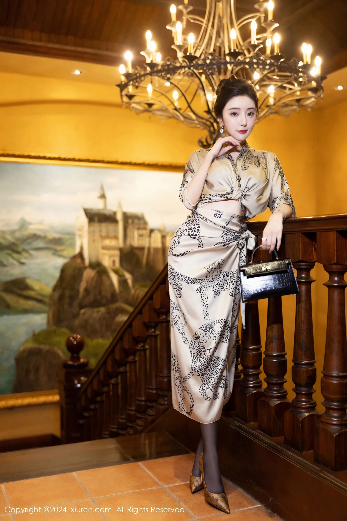 [[XiuRen秀人网]秀人网]No.8510_女神王馨瑶yanni性感睡衣露灰绿色内衣配超薄黑丝完美诱惑写真82P