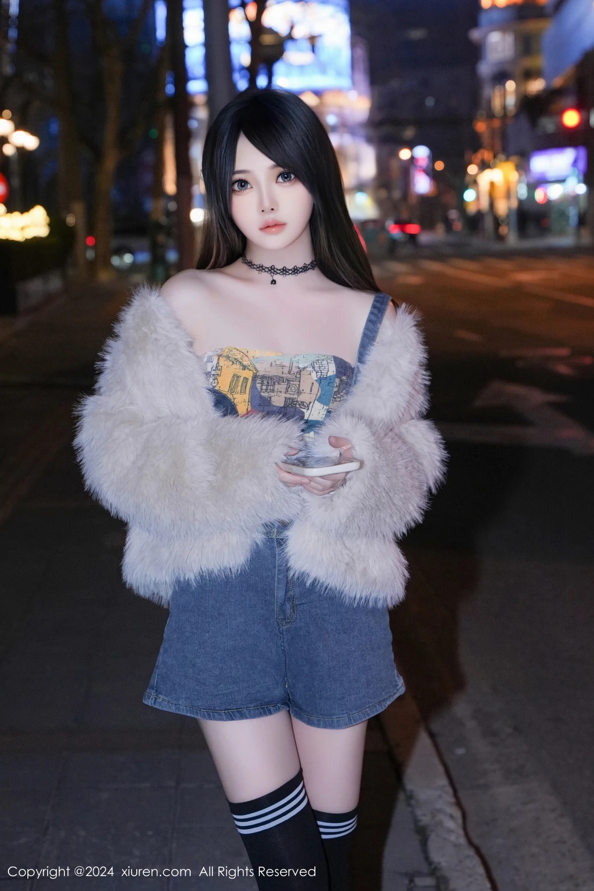 [[XiuRen秀人网]秀人网]No.8508_模特林月月性感抹胸牛仔背带服配黑色腿袜秀完美身材迷人写真63P