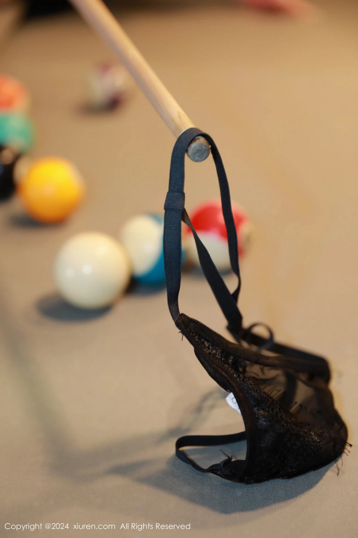 [[XiuRen秀人网]秀人网]No.8505_模特王婉悠Queen台球场景性感白T配黑短裙秀丰满身材诱惑写真96P