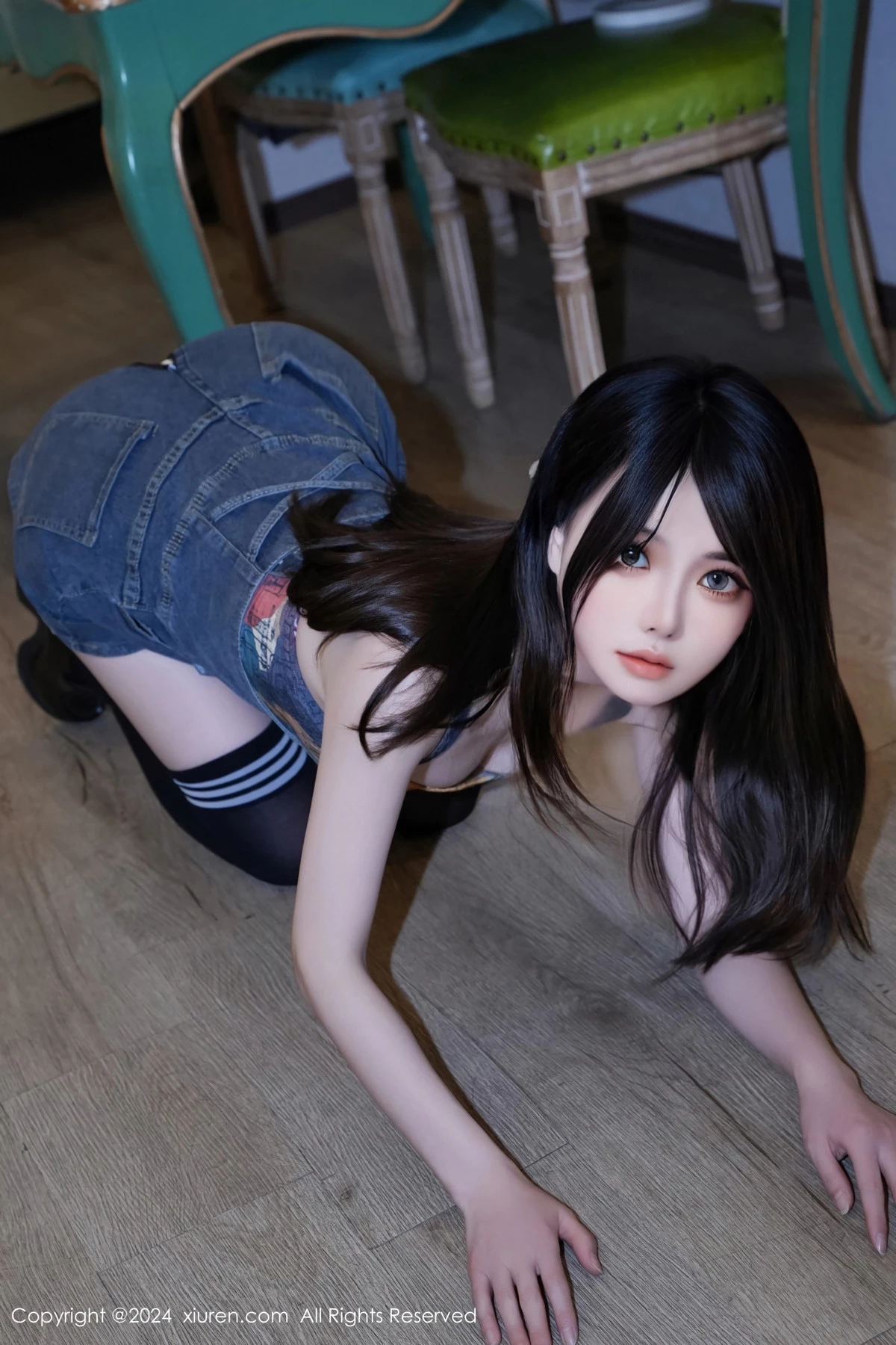 [[XiuRen秀人网]秀人网]No.8508_模特林月月性感抹胸牛仔背带服配黑色腿袜秀完美身材迷人写真63P