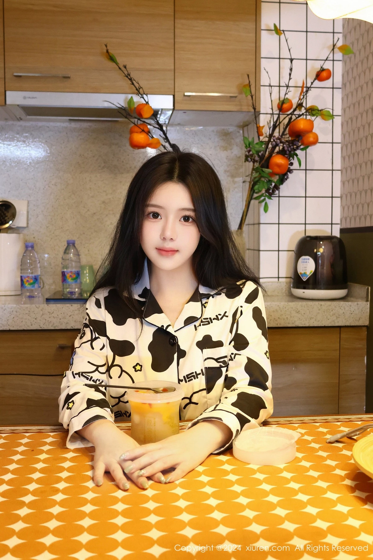 [[XiuRen秀人网]秀人网]No.8517_模特小薯条nienie性感花色睡衣+透明胶衣短裙秀惹火身材诱惑写真78P