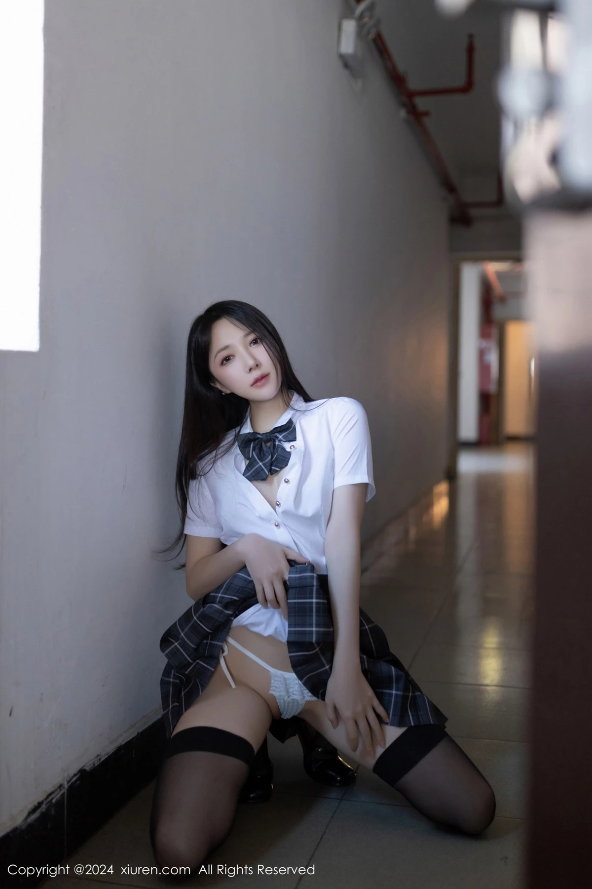 [[XiuRen秀人网]秀人网]No.8516_模特鱼子酱Fish性感白色衬衫配格子短裙露超薄黑丝撩人诱惑写真80P