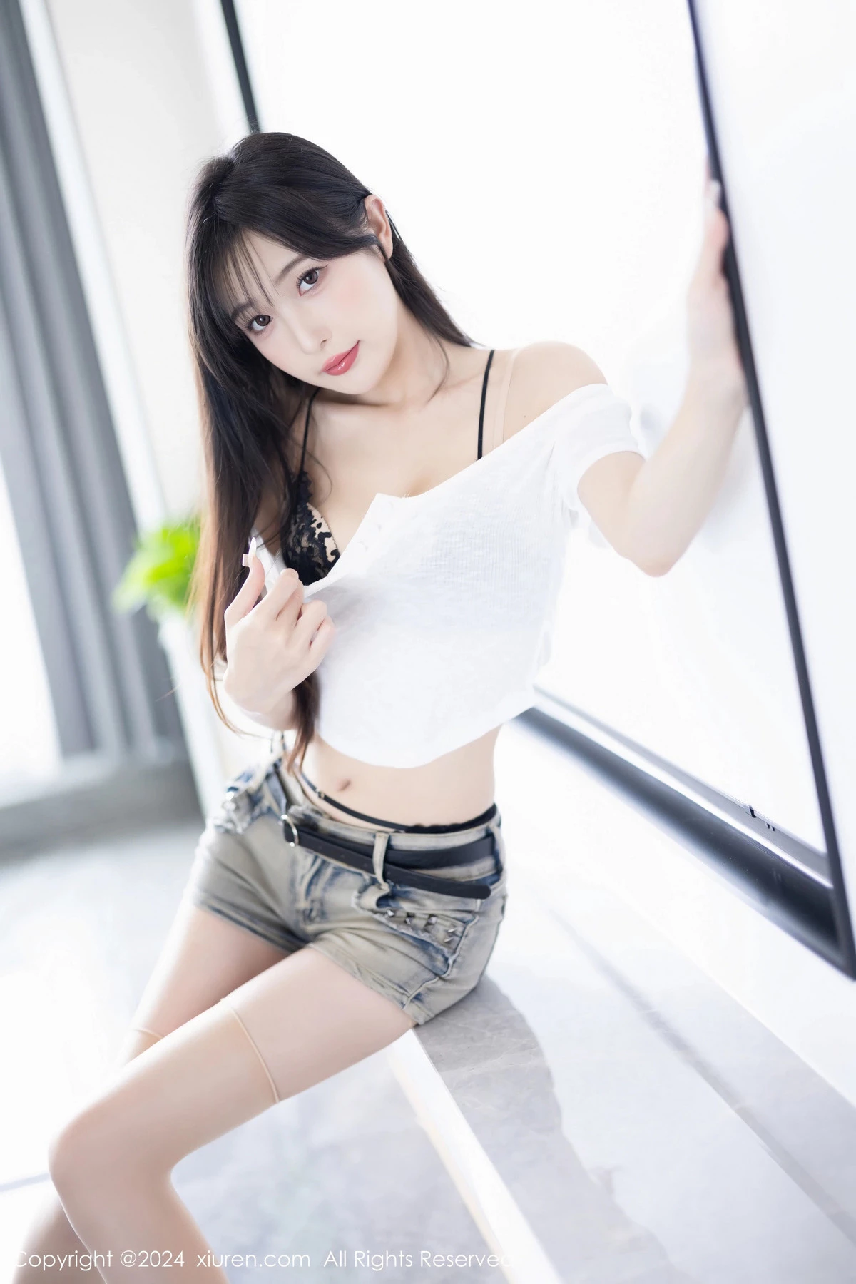 [[XiuRen秀人网]秀人网]No.8504_模特林星阑性感白色短T配牛仔短裤露黑色蕾丝内衣撩人诱惑写真81P