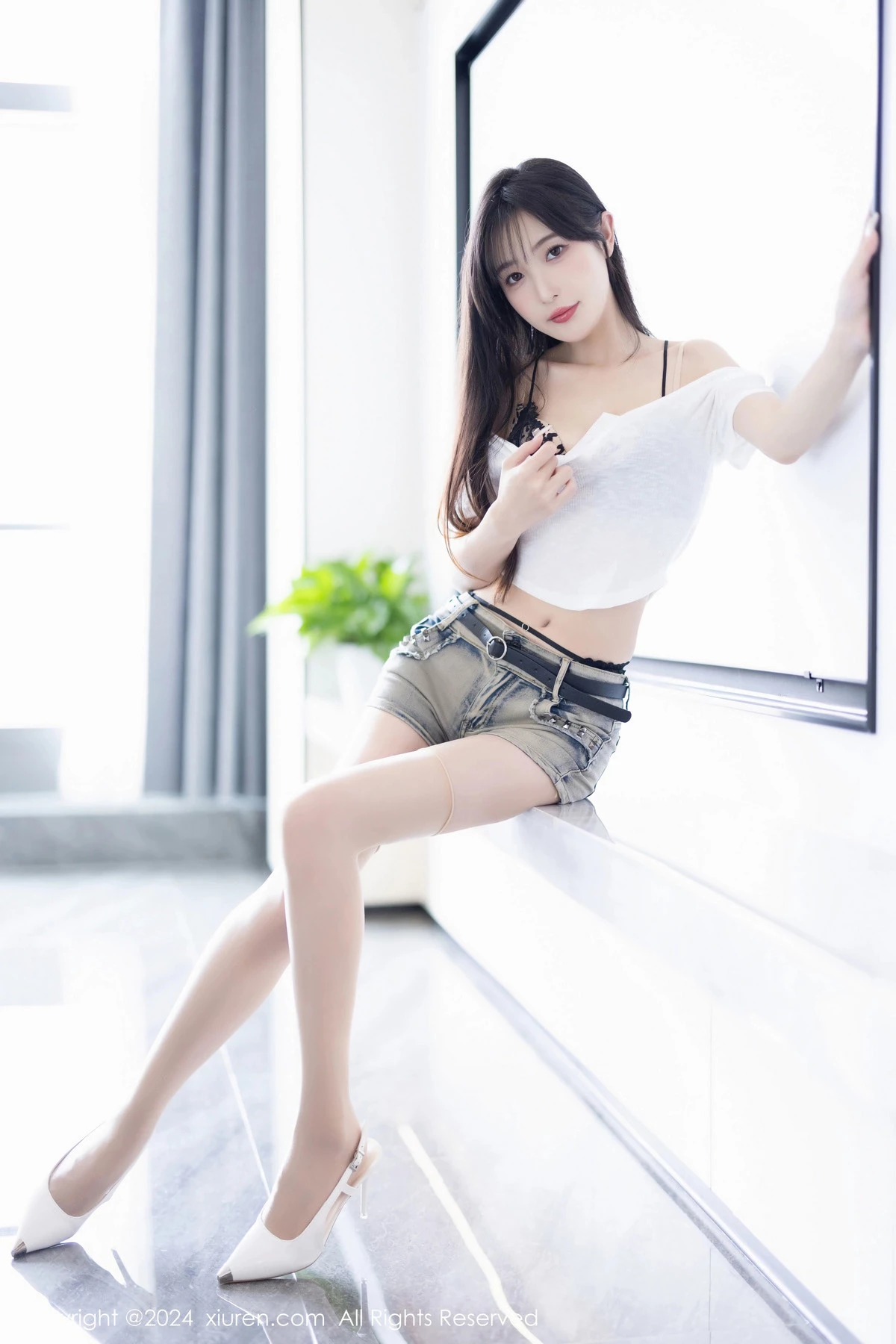 [[XiuRen秀人网]秀人网]No.8504_模特林星阑性感白色短T配牛仔短裤露黑色蕾丝内衣撩人诱惑写真81P