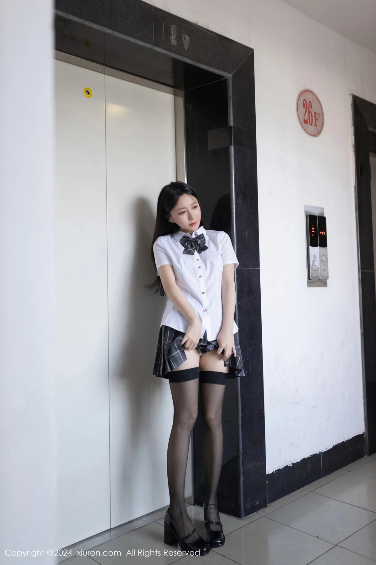 [[XiuRen秀人网]秀人网]No.8516_模特鱼子酱Fish性感白色衬衫配格子短裙露超薄黑丝撩人诱惑写真80P