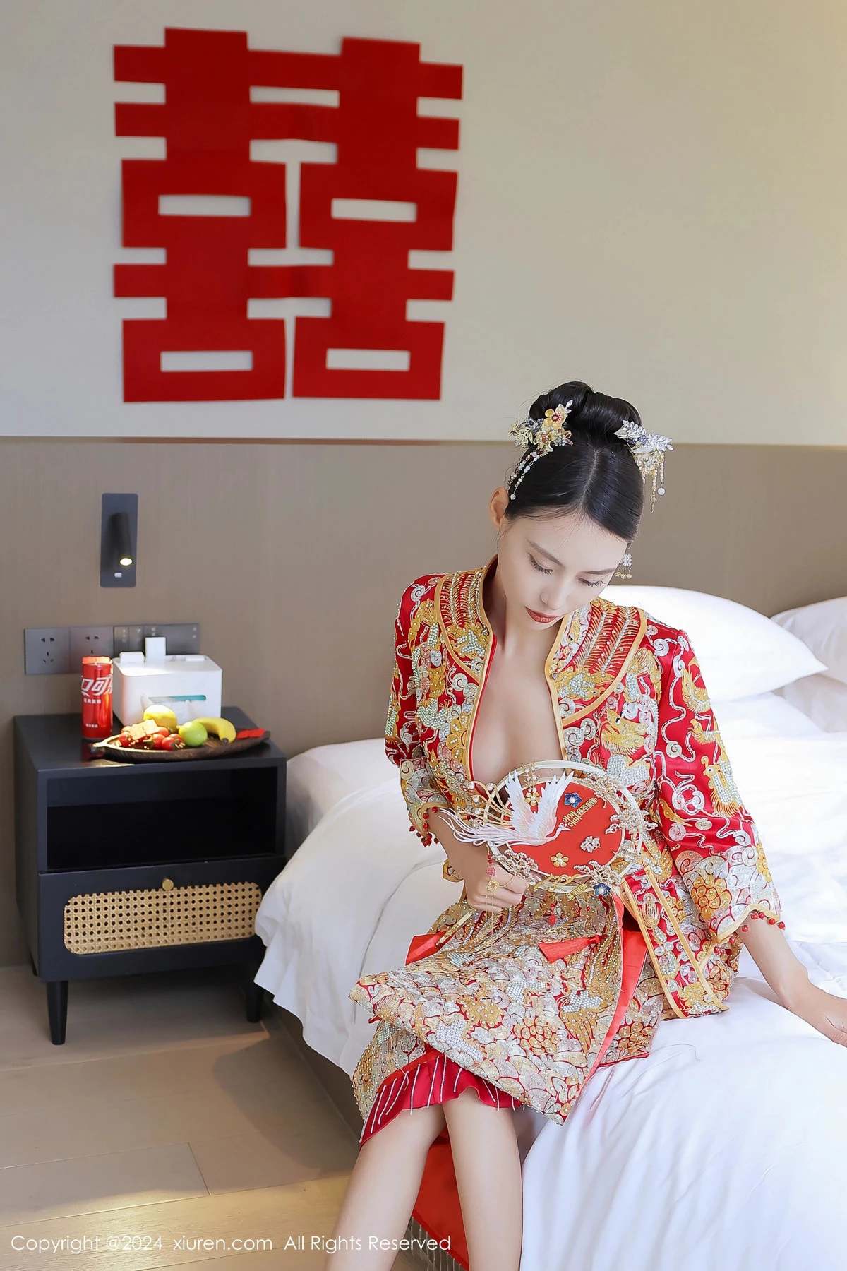 [[XiuRen秀人网]秀人网]No.8534_模特Lingyu69新娘主题性感红色中式新娘服饰秀惹火身段诱惑写真77P