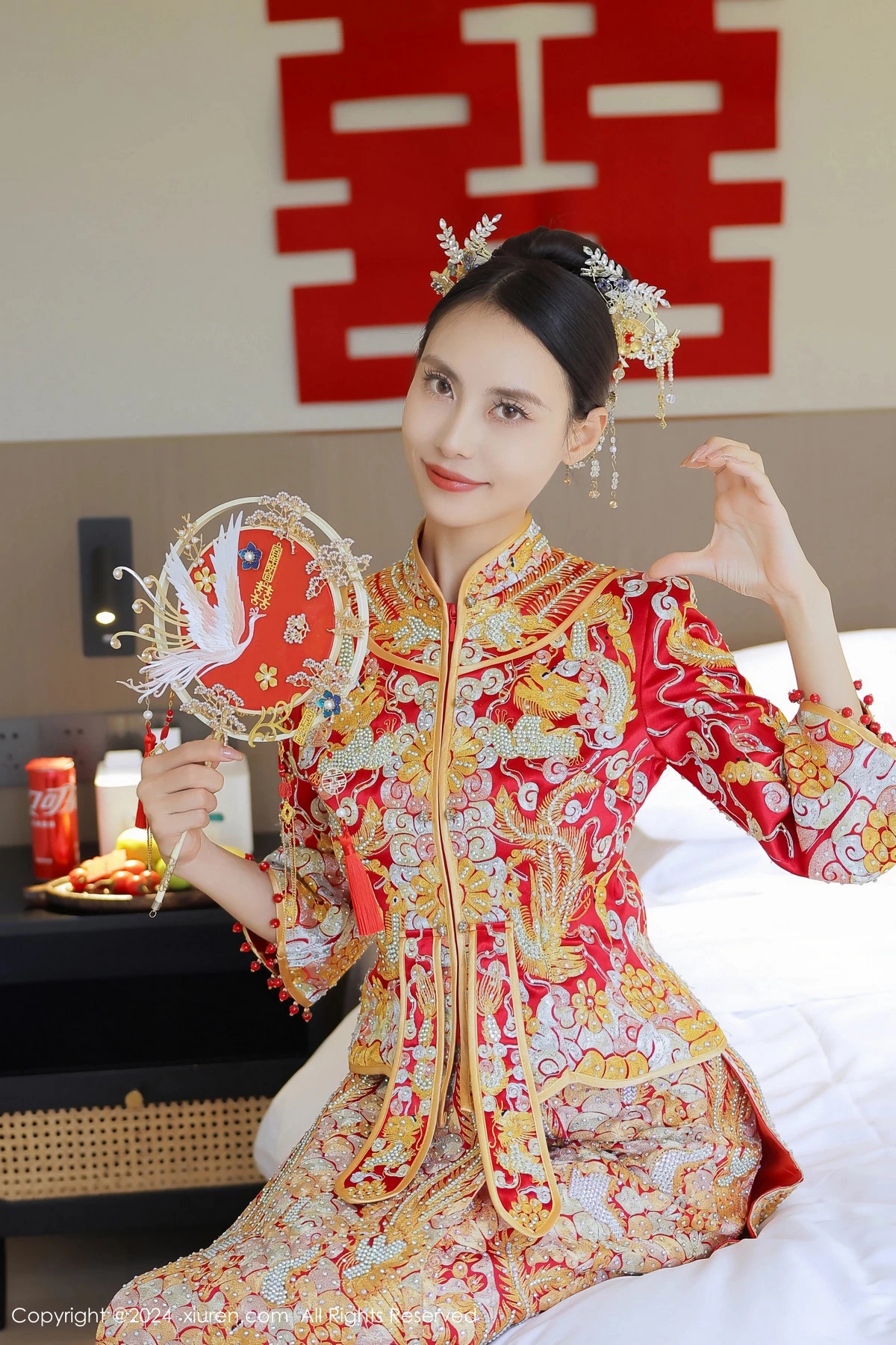 [[XiuRen秀人网]秀人网]No.8534_模特Lingyu69新娘主题性感红色中式新娘服饰秀惹火身段诱惑写真77P