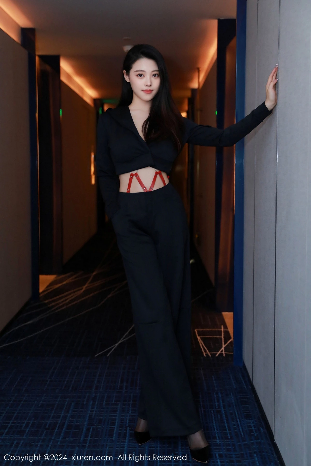 [[XiuRen秀人网]秀人网]No.8524_模特清妙捆绑主题红色带子情趣服饰配黑丝袜秀惹火身材诱惑写真80P