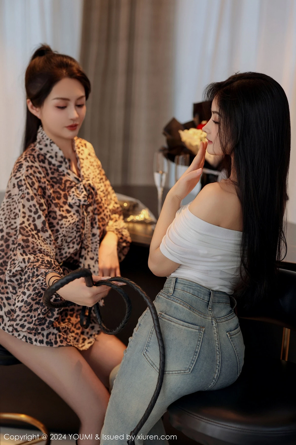 [YouMi尤蜜荟]Vol.1061_模特合集谭小灵私房性感白色上衣配牛仔裤秀曼妙身姿诱惑写真99P