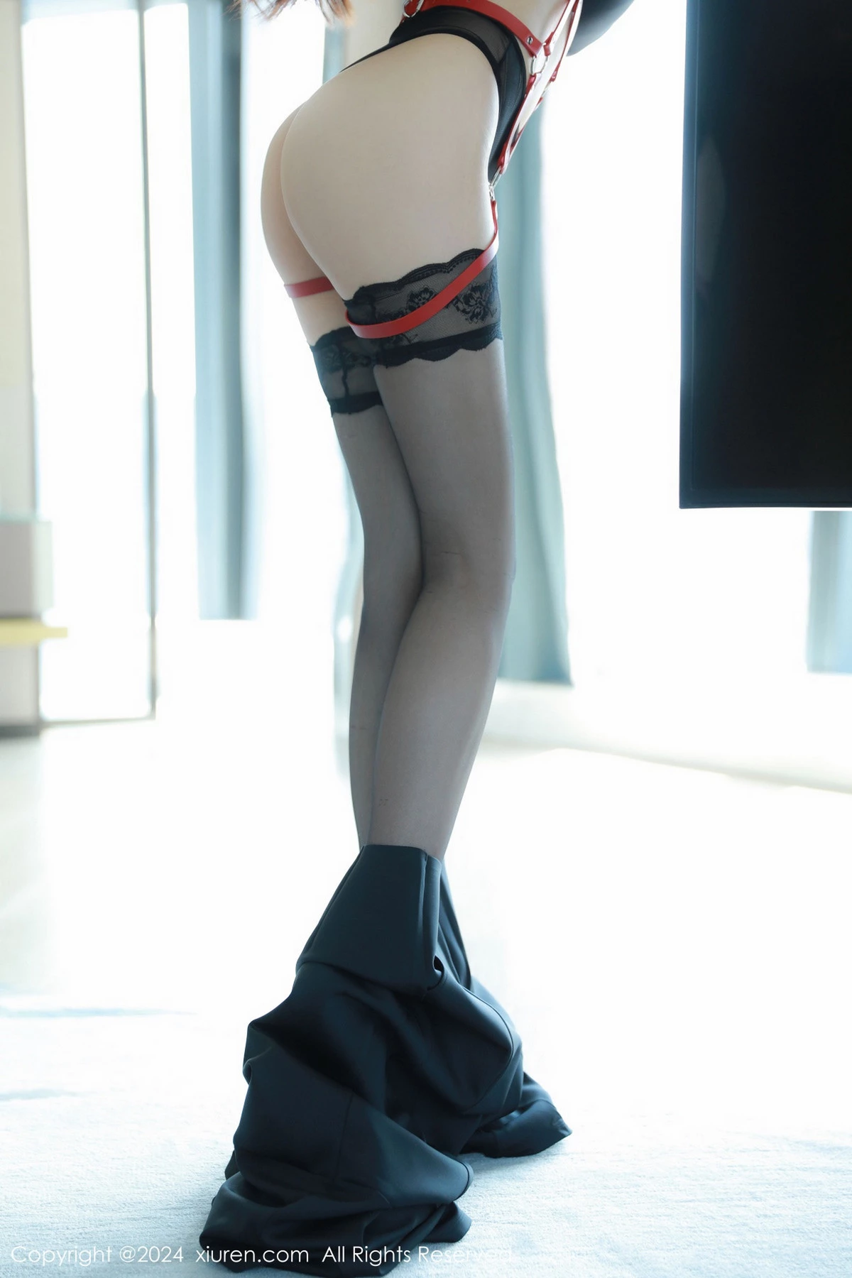 [[XiuRen秀人网]秀人网]No.8524_模特清妙捆绑主题红色带子情趣服饰配黑丝袜秀惹火身材诱惑写真80P