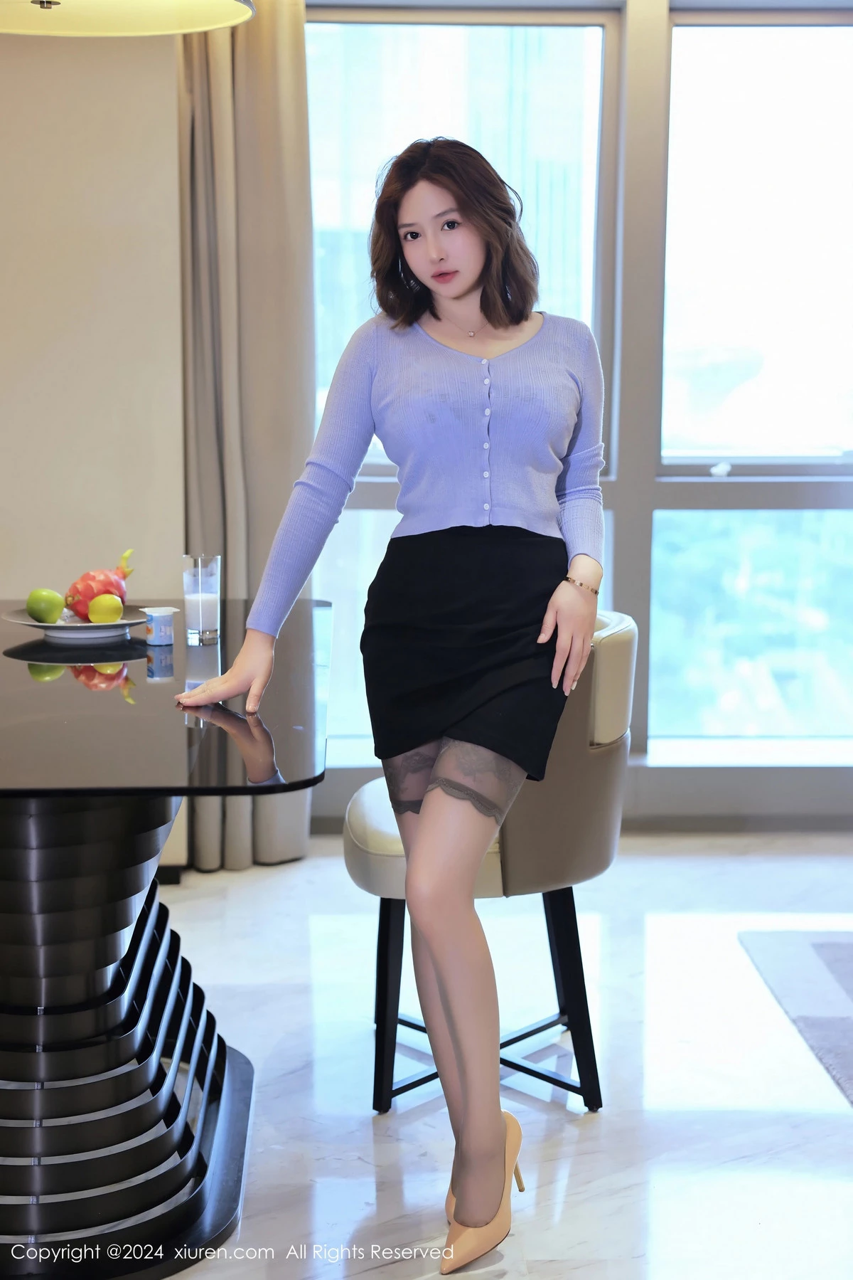 [[XiuRen秀人网]秀人网]No.8527_模特养乐多DoDo性感蓝色OL服饰配黑丝吊袜秀完美身材诱惑写真72P