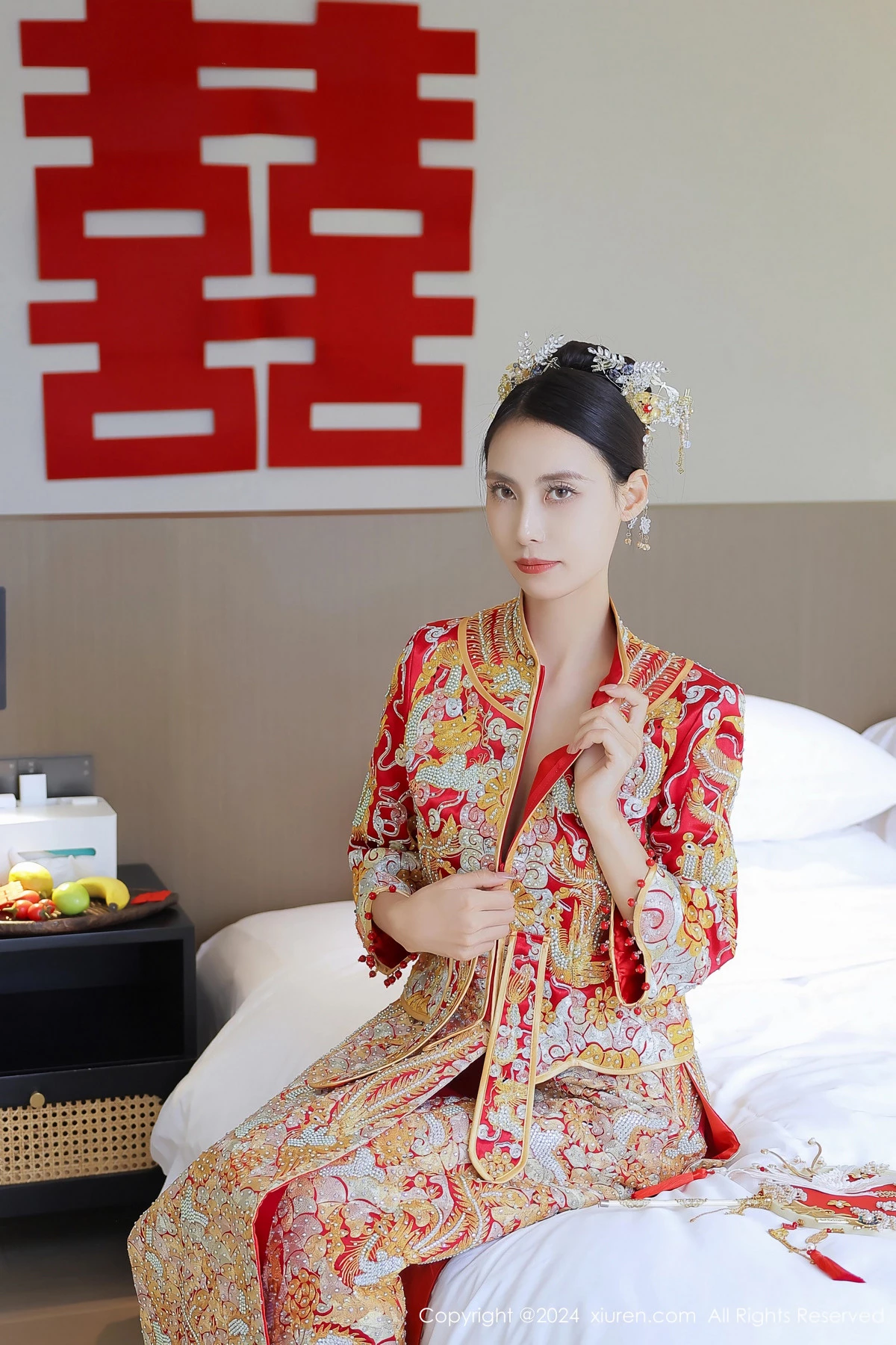 [[XiuRen秀人网]秀人网]No.8534_模特Lingyu69新娘主题性感红色中式新娘服饰秀惹火身段诱惑写真77P