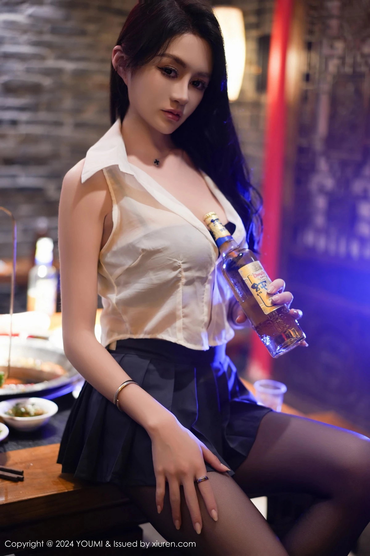 [YouMi尤蜜荟]Vol.1062_模特林幼一性感JK制服露黑色内衣配超薄黑丝秀完美身材诱惑写真70P