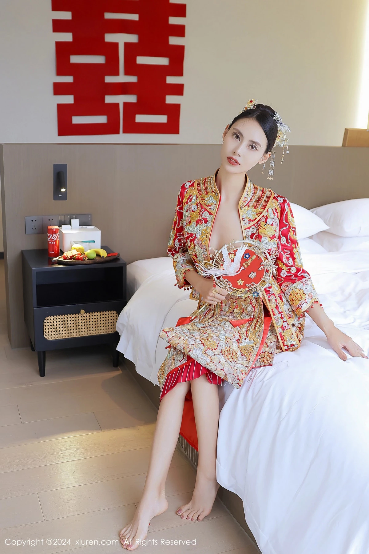 [[XiuRen秀人网]秀人网]No.8534_模特Lingyu69新娘主题性感红色中式新娘服饰秀惹火身段诱惑写真77P