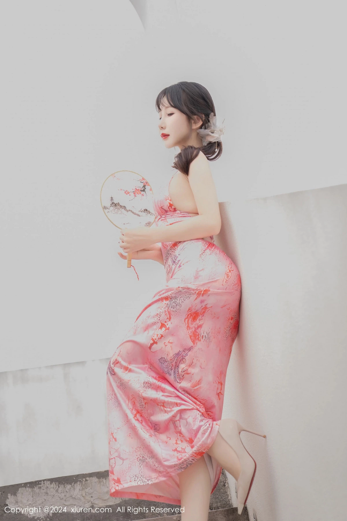 [[XiuRen秀人网]秀人网]No.8535_模特波巧酱性感粉色露背连衣裙配开档肉丝秀曼妙身姿诱惑写真80P